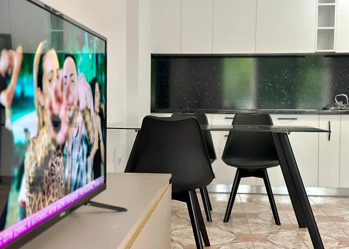 Moa 2br Lägenhet Tirana